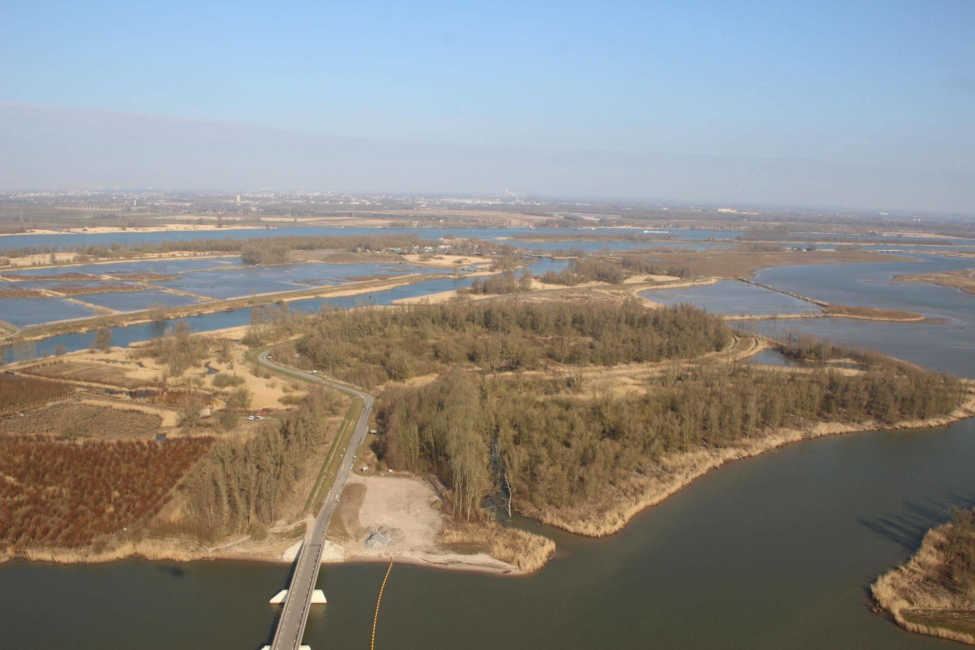 de Brabantse Biesbosch Hotel Werkendam Buitenkant foto